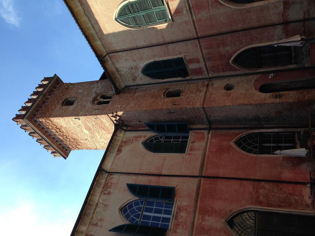 Castello Sannazzaro B&B Giarole Exterior photo