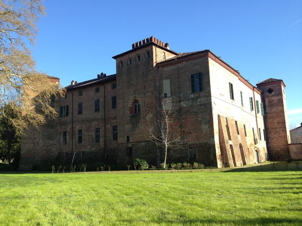 Castello Sannazzaro B&B Giarole Exterior photo
